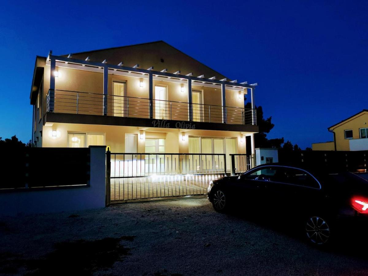 Villa Olivia - New And Modern House With Pool, Souna, Jacuzzi & Playground, Liznjan - Istra Extérieur photo